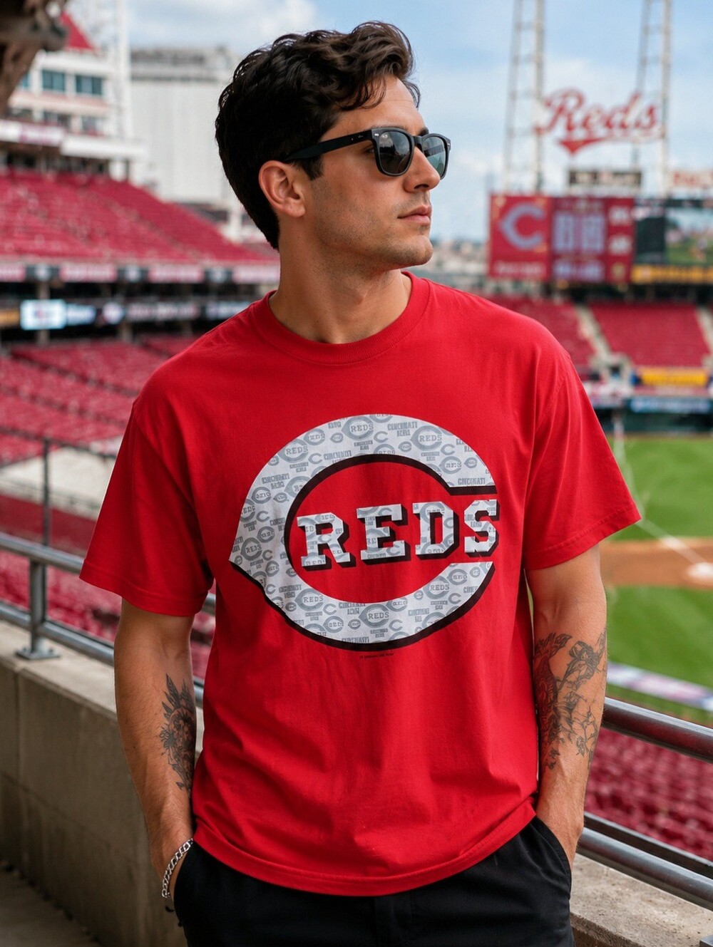 MLB Cincinnati Reds Graphic Tee